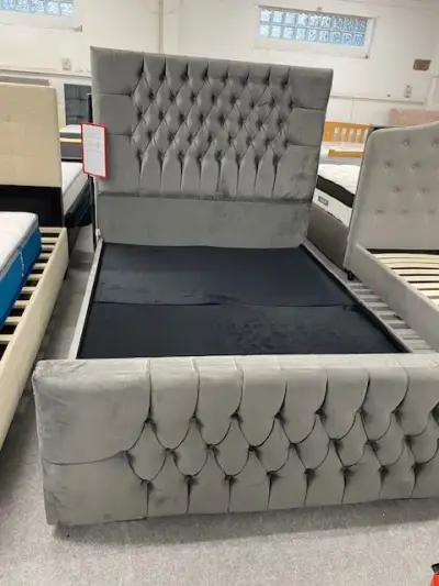 A Chesterfield Panel Bed including Regent Pocket Mattress