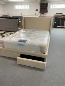 Double bed including Regent Pocket mattress