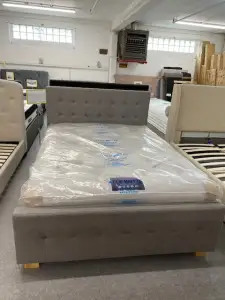 Double bed including Regent Pocket mattress