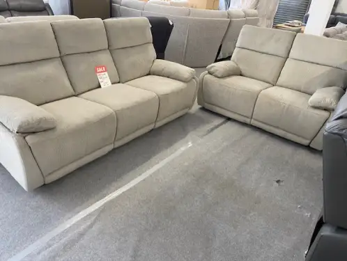 Click Here To Enlarge This Photo Of Beige 3&plus;2 Power Recliner